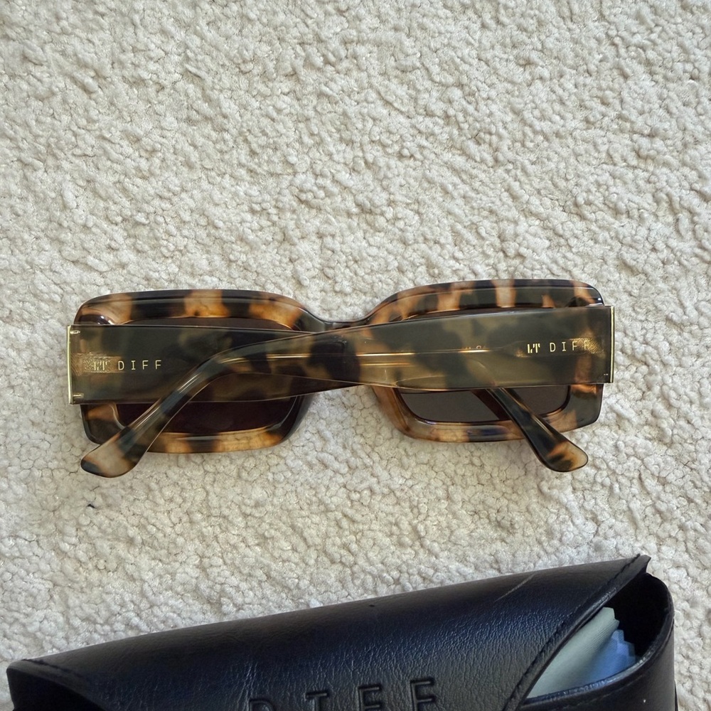 Diff Eyewear Tortoise Rectangular Sunglasses (Kat… - image 2
